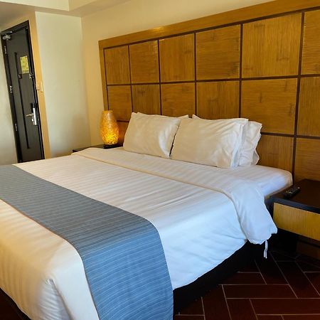 Canyon Cove Hotel And Spa Nasugbu Buitenkant foto
