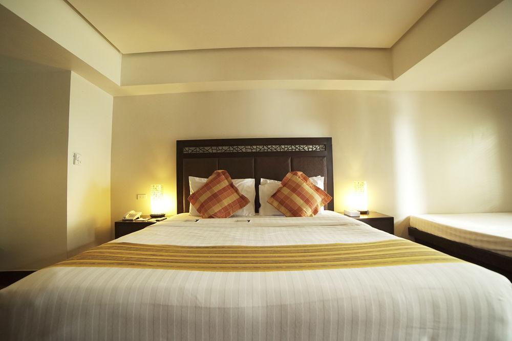 Canyon Cove Hotel And Spa Nasugbu Buitenkant foto