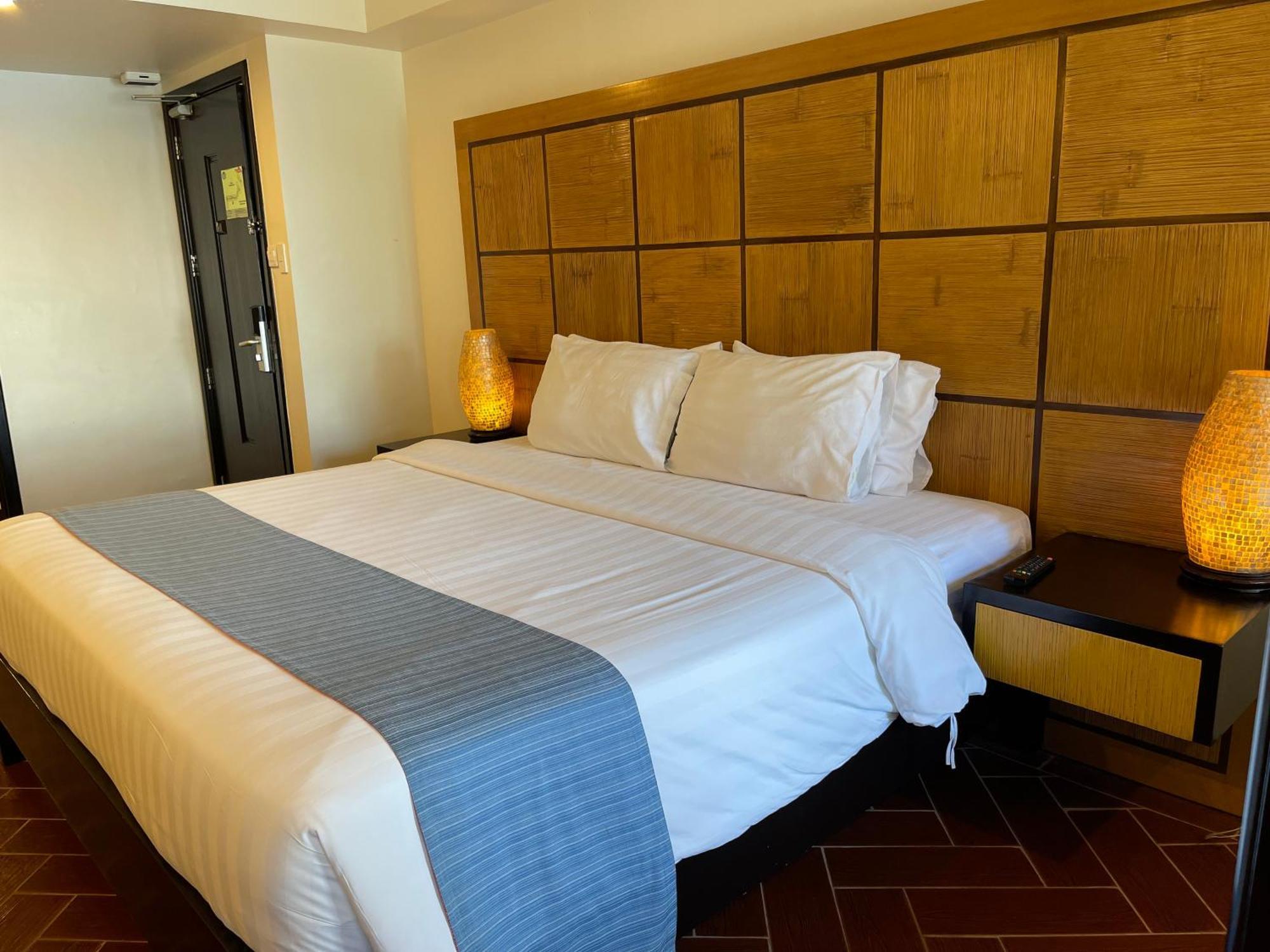 Canyon Cove Hotel And Spa Nasugbu Buitenkant foto