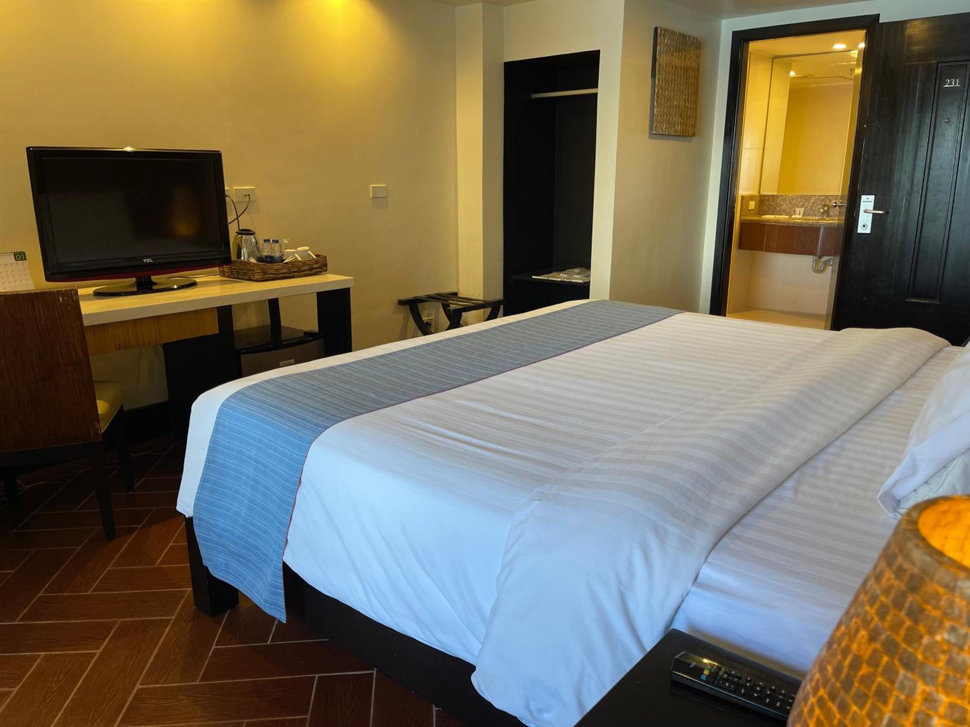 Canyon Cove Hotel And Spa Nasugbu Buitenkant foto