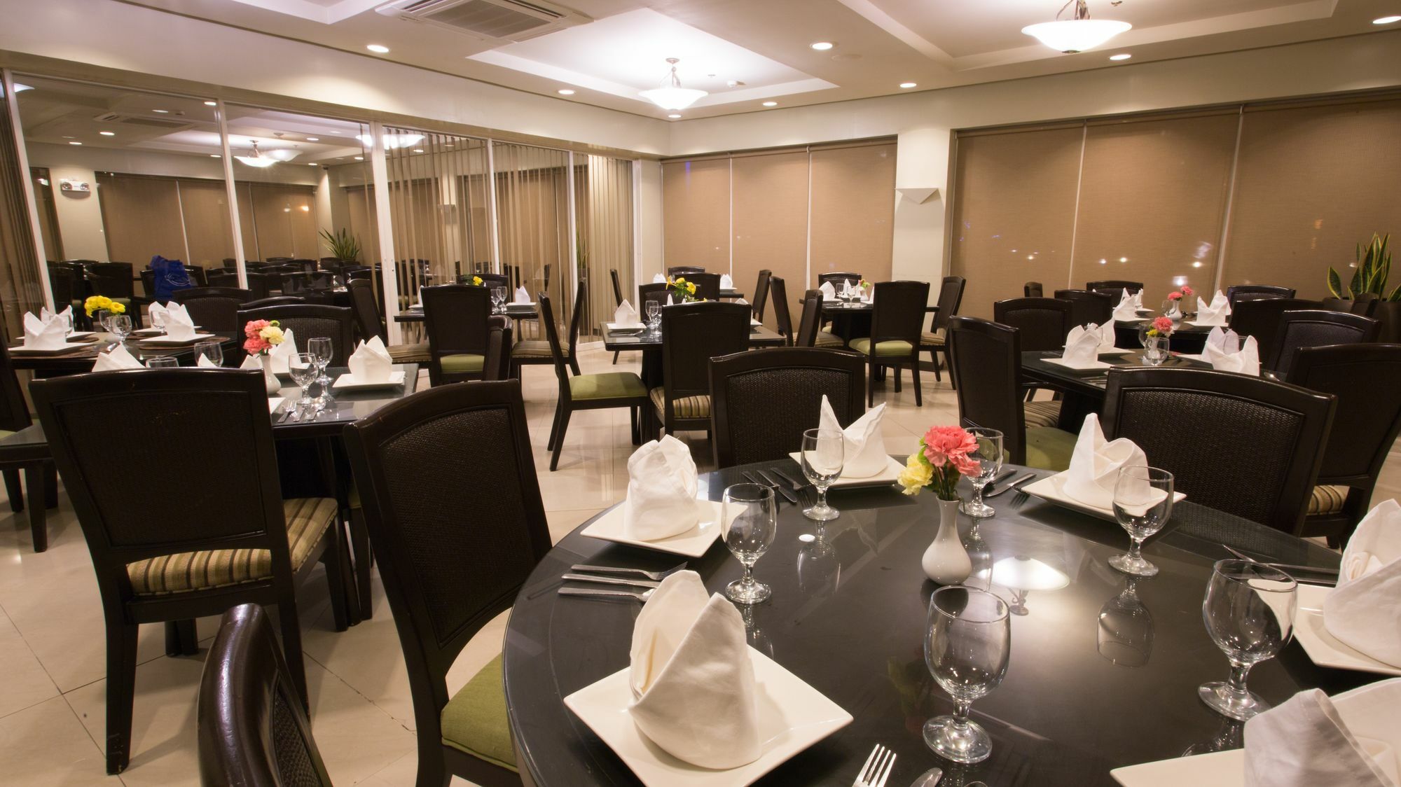 Canyon Cove Hotel And Spa Nasugbu Buitenkant foto